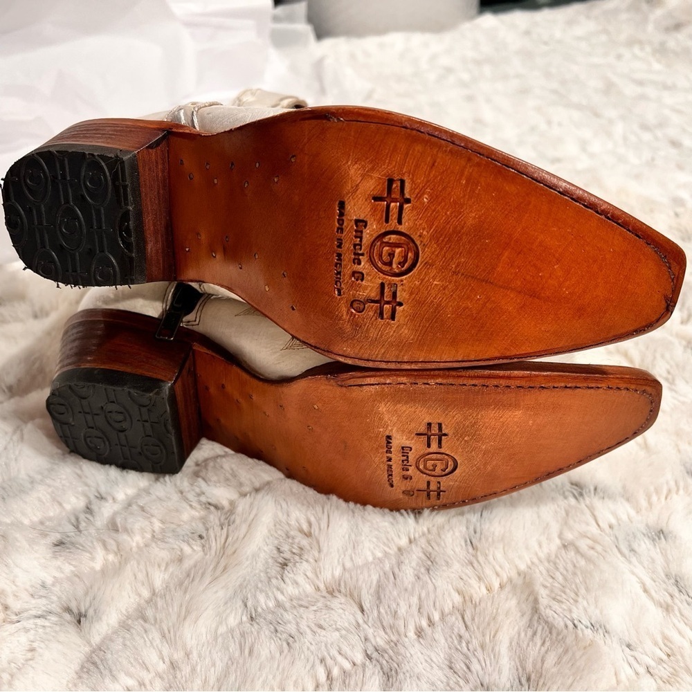 NWOB Circle G Pearl Embroidered Western Ankle Booties Sz-5.5 - Picture 9 of 9
